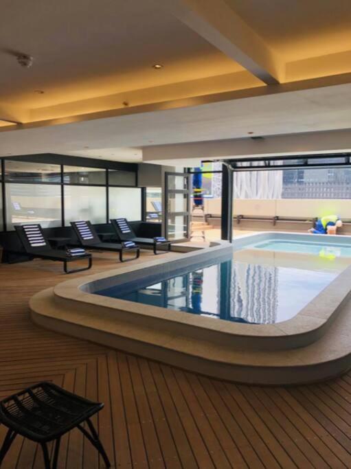 Luxury Living - 2 Bedroom *