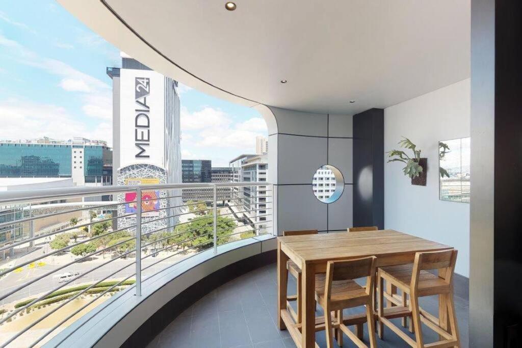 Luxury Living - 2 Bedroom * Le Cap